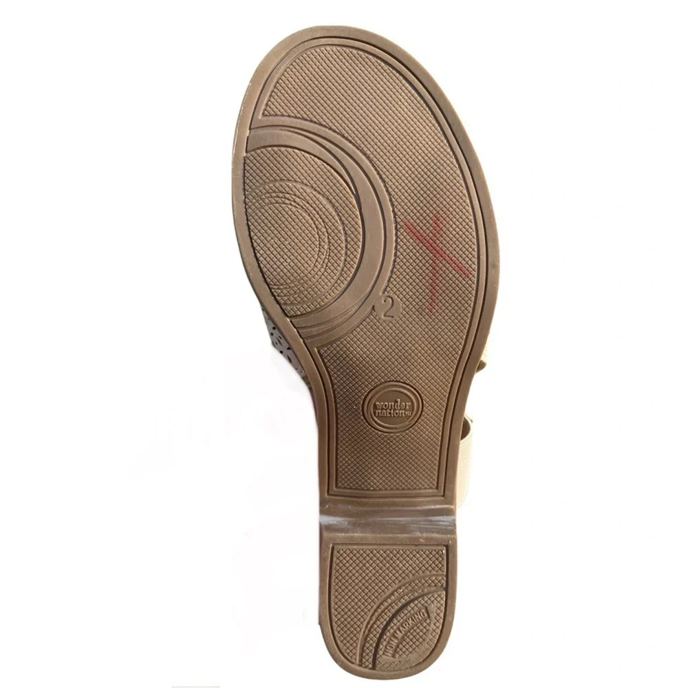 Wonder Nation Girl’s Cream Shimmering Sandals EUC 2